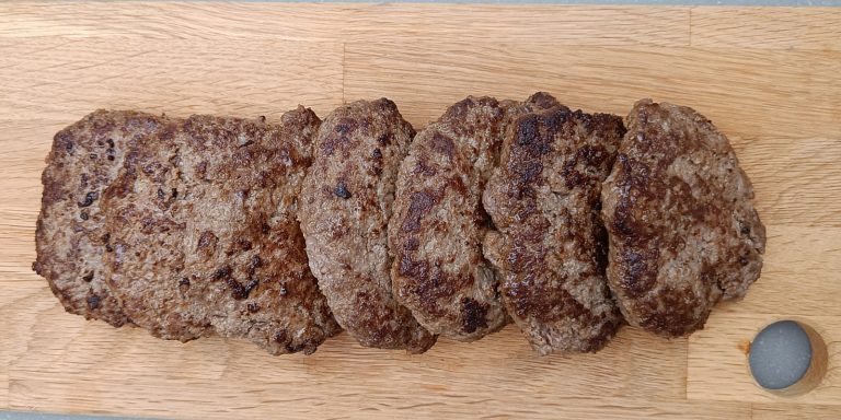 Enkla köttfärsbiffar med viltsmak
