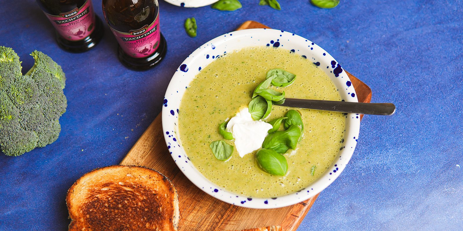 Broccolisoppa med ost-toast