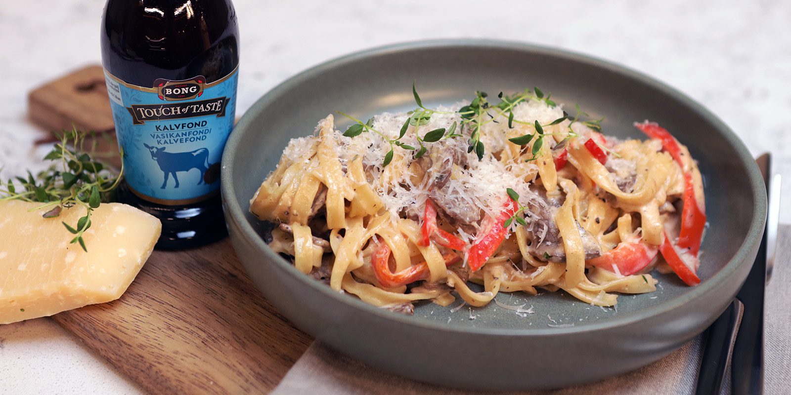 Krämig pasta med svamp och lövbiff